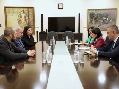 Նախորդ տարվա սեպտեմբերից Հայաստանի մի քանի դպրոցներում վրացերեն է դասավանդվում. ԿԳՄՍ նախարարը՝ Վրաստանի դեսպանին