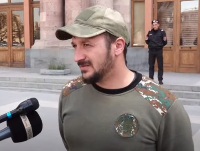Жильцы бывшего здания Министерства обороны Армении организовали акцию протеста