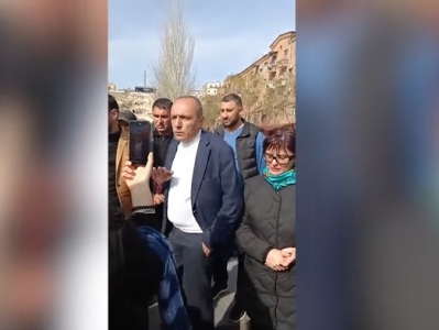 «Առողջ ծառեր են կտրվում». քաղաքացիները դեմ են Երեւանի կենտրոնում ծառերի հատմանը