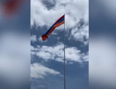 В приграничном селе Артаниш Гегаркуникской области установлен флаг Армении