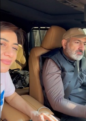 Նիկոլ Փաշինյանն ու Աննա Հակոբյանը մեքենայով զբոսնում են Տավուշի մարզում