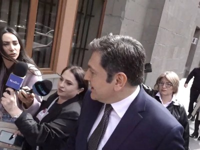«Ռուսաստանն իմ դոսյեի մեջ չէ». ԱԳ փոխնախարարը խուսափեց պատասխանել լրագրողների հարցերին