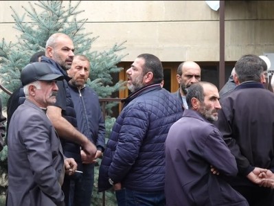 Կացարանում հրդեհից մահացած 15 զինծառայողների ծնողները հանդիպում են զինդատախազի հետ