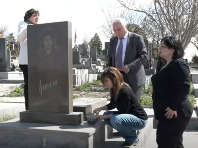 Родители погибших военнослужащих начинают шествие в Сюник