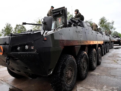 Poland to transfer 100 Rosomak armored vehicles to Ukraine