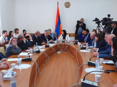 «Շատ ագրեսիվ եք, պարոն Հովհաննիսյան»․ Թագուհի Թովմասյանը՝ Արթուր Հովհաննիսյանին