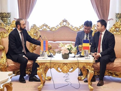 Mirzoyan, Romania Chamber of Deputies vice-speaker attend opening of exhibition dedicated to Romanian Armenian