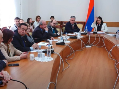 «Դուք փախաք և դավաճանեցիք մեր թիմը», «Դավաճանը դուք եք». Արթուր Հովհաննիսյան vs Թագուհի Թովմասյան