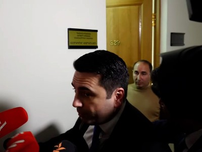 Спикер парламента Армении не стал комментировать заявление сына премьер-министра республики