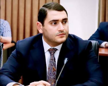 Асатрян: Прекращаю свою работу в должности начальника управления здравоохранения аппарата мэрии Еревана