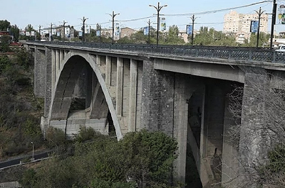 В Ереване предотвращена попытка самоубийства