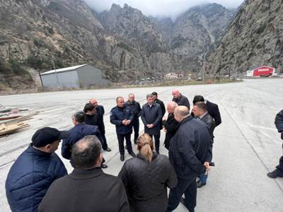 Գնել Սանոսյանը ծանոթացել է Լարսի անցակետը թողունակությանը. Հանդիպել հայ վարորդների հետ