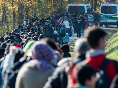 Focus: в Германию проникли десятки исламистов, выдающих себя за беженцев