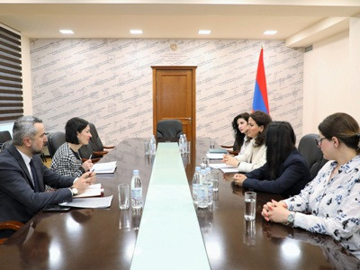 «Ազնավուր» հիմնադրամի ներկայացուցիչների հետ քննարկվել են լեգենդար շանսոնյեի 100-ամյակի միջոցառումներին վերաբերող հարցեր