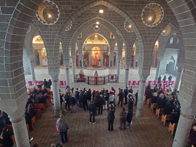 Впервые за 8 лет в армянской церкви Святого Киракоса в Диярбекире отпраздновали Пасху