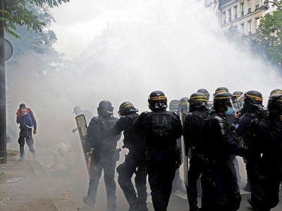 Police and demonstrators clash on the 12th day of demonstrations in France