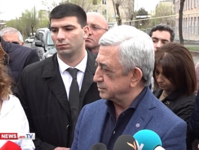 Третий президент: А кто привез в Армению оружие на миллиарды долларов?
