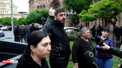 Родители погибших при пожаре военнослужащих проводят акцию протеста