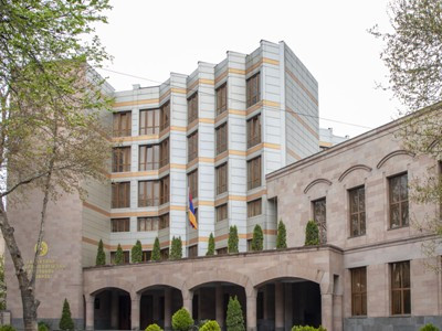В Армении следователь предложил коллеге взятку: Дело направлено в Антикоррупционный комитет