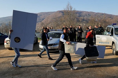 Kosovo Serbs boycott local elections