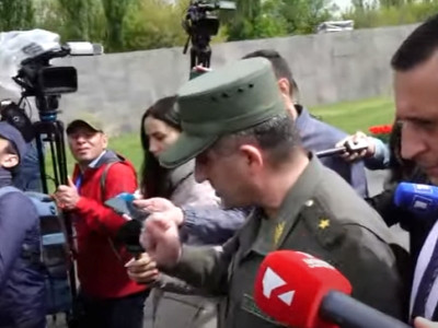 Начальник ГШ не объяснил причины, по которым до сих пор не состоялась встреча с родителями погибших в селе Азат солдат