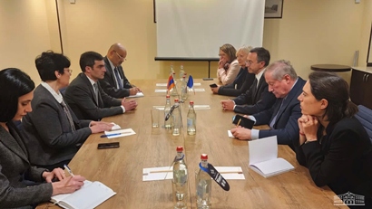 Foreign Minister of Artsakh Meets with Head of the Republicans Group of the French Senate