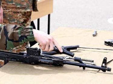 В Армении утвержден порядок выделения учебного оружия учебным заведениям