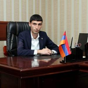 В Ереване попал в ДТП руководитель административного района Нубарашен