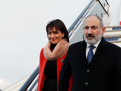 Nikol Pashinyan, with his wife Anna Hakobyan will leave for the Czech Republic