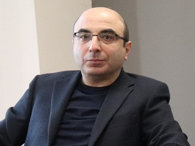 Երեկ ԱԺ նիստում իշխանությունն ու ընդդիմությունը երրորդ դեմքով քննարկում են՝ պետությունը կմնա՞, թե՞ ոչ. Վահե Հովհաննիսյան