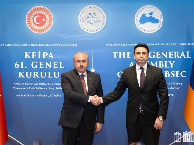 Alen Simonyan, Mustafa Sentop discuss closure of Turkey airspace for Armenia aircraft
