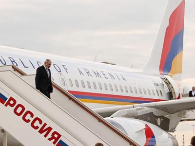 Armenia PM arrives in Moscow on working visit (PHOTOS)