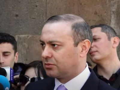 Armenia official: Not decided yet whether peace treaty with Azerbaijan will be signed under West or Russia auspices