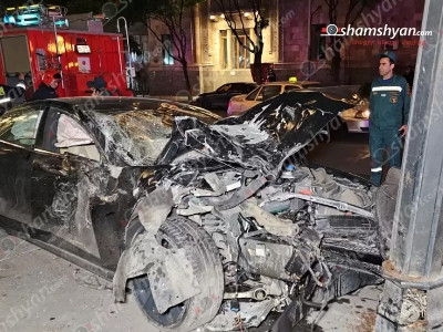 shamshyan.com: There are injured after drunken prosecutor causes major accident near Armenia government building