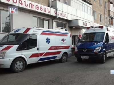 Азербайджанцы проверили машину скорой помощи, направлявшуюся из Арцаха в Армению