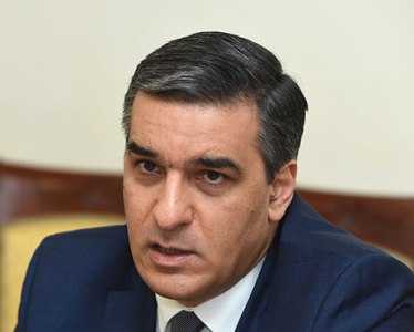 Экс-омбудсмен Армении: Если на КПП арестуют нашего соотечественника, как мы будем его защищать?
