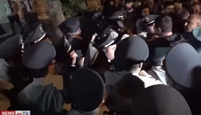 Ситуация у Шенгавитского отдела полиции резко обострилась