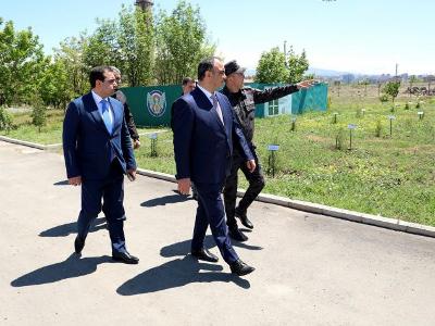 Էապես կբարձրանան ոստիկանության ծառայողների աշխատավարձերը. Վահե Ղազարյանն այցելել է Ոստիկանության զորքեր