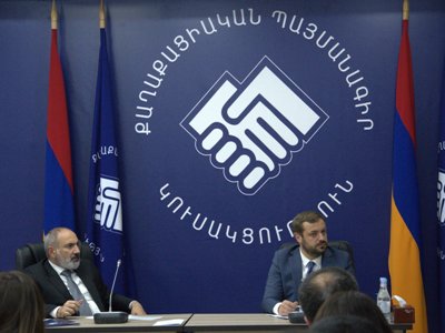Пашинян обсудил с однопартийцами трехстороннюю встречу в Брюсселе