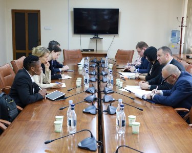 Министр экономики Армении и представители ВБ обсудили вопрос коммерциализации научного потенциала