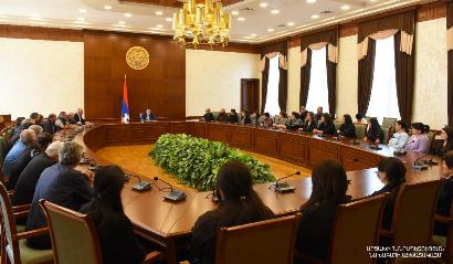 Президент Арцаха встретился с группой родственников погибших в ходе 44-дневной войны военнослужащих