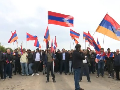 Կոռնիձորում հանրահավաքը մեկնարկեց Տերունական աղոթքով
