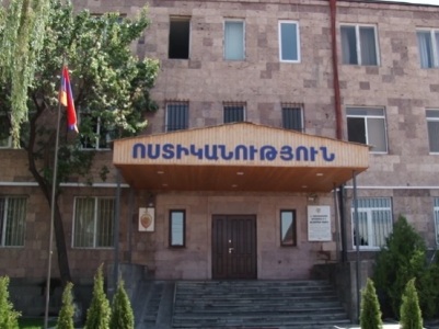 Աշտարակում կնոջը սպանել է նրա ազգականը. Հենց դռան մոտ դանակով հարվածներ է հասցրել, կտրել պարանոցը. Մանրամասներ