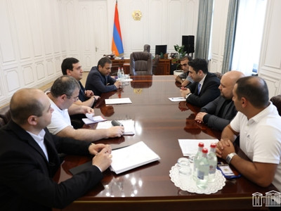 Председатель НС принял группу жителей 33-го квартала Еревана
