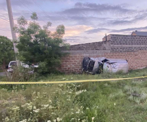 В Дзорахпюре автомобиль врезался в стену: погиб 50-летний мужчина
