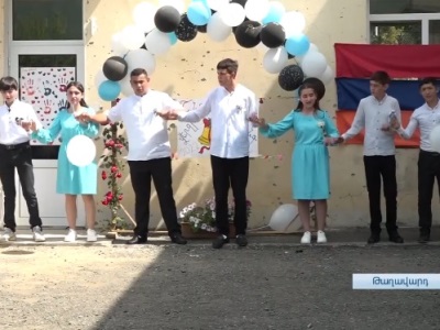 Թաղավարդում՝ ադրբեջանական դիրքերից մի քանի մետր հեռավորության վրա, Վերջին զանգ են նշել