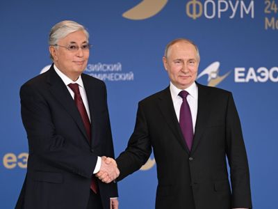 Լրագրողները պարզել են ԵԲՏԽ գագաթաժողովում Տոկաեւին Պուտինի հանձնած երկտողի բովանդակությունը