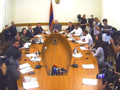 В Армении право подать заявку на прохождение срочной службы могут получить и женщины