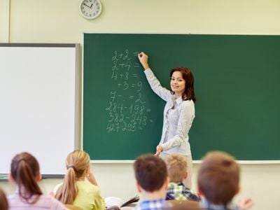Министр: В Армении повышенную зарплату уже получают свыше 1,5 тыс. учителей