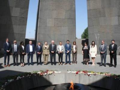 Argentine Senate’s Argentina-Armenia Friendship Group head visits Armenian Genocide Memorial in Yerevan